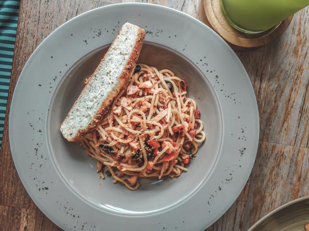 Spaghetti on plate