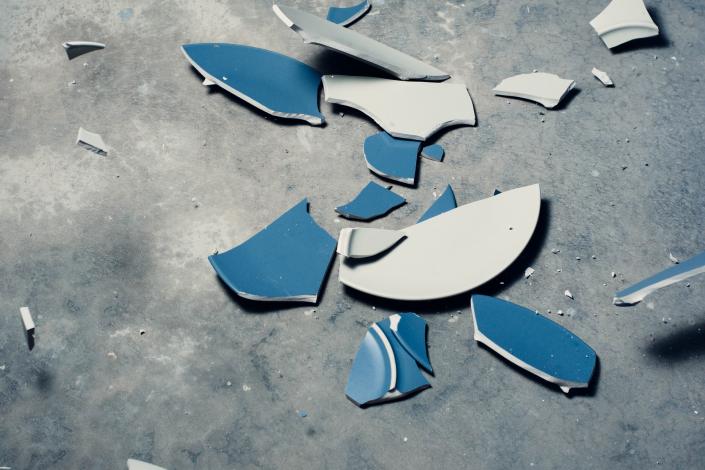 Shattered plate