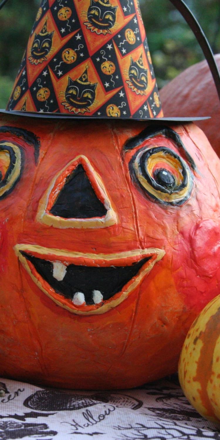 Pumpkin with face on it