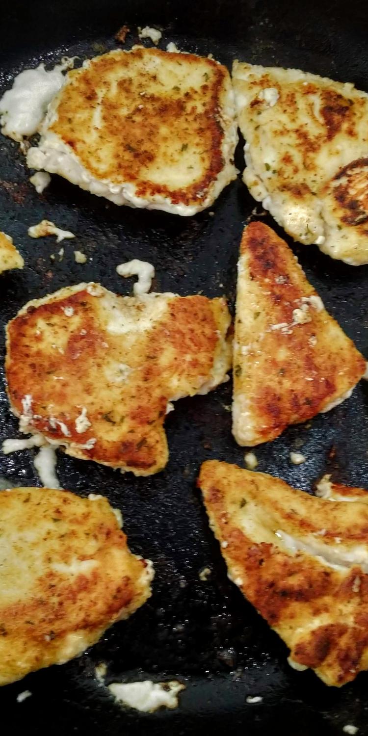 Fried chicken in pan